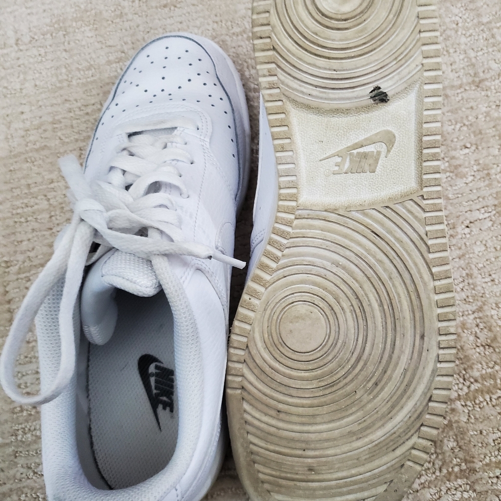 Nike Sneaker - Picture 5 of 6
